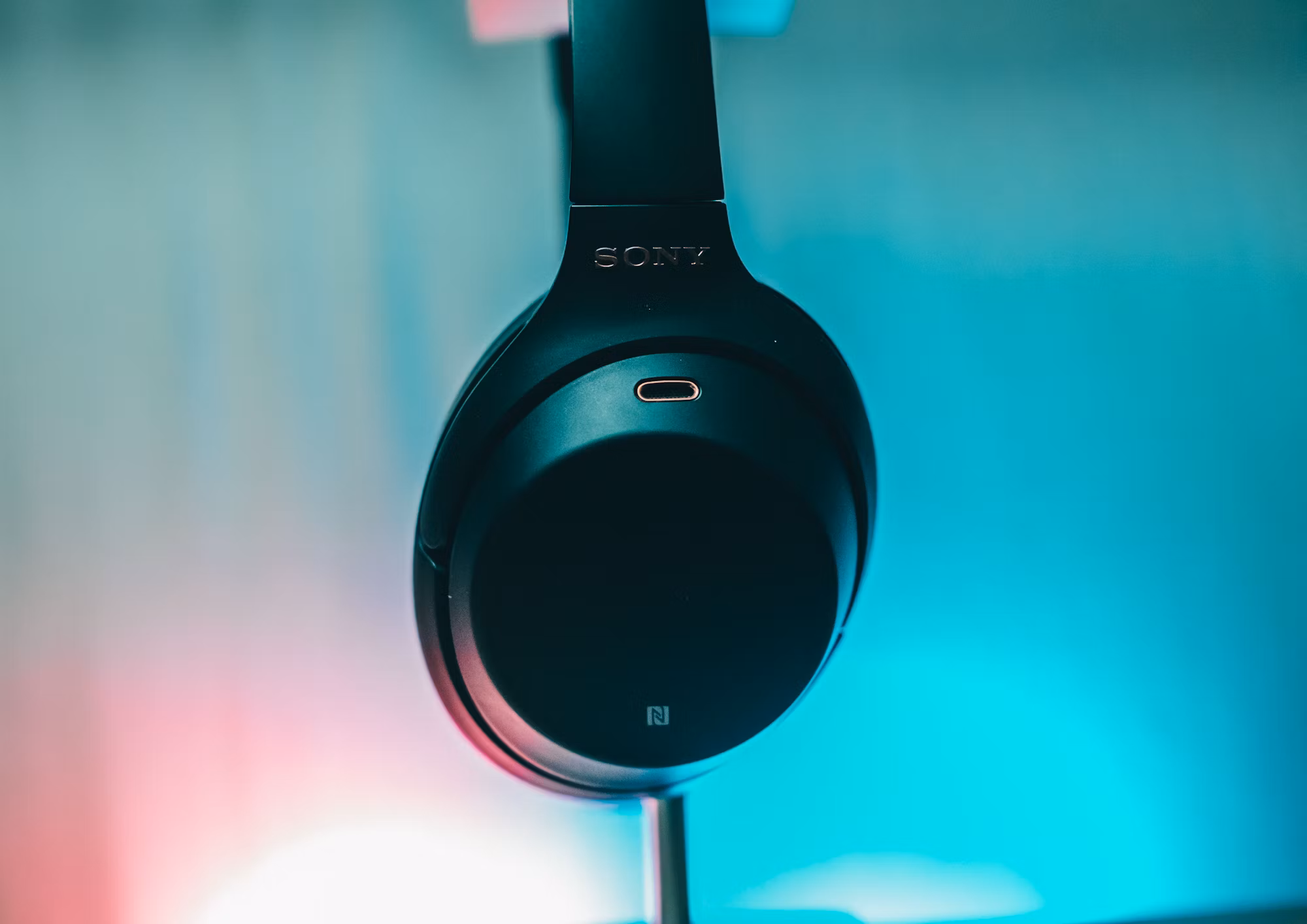 Exploring the World of Headphones: A Comprehensive Guide to Choosing the Right Pair